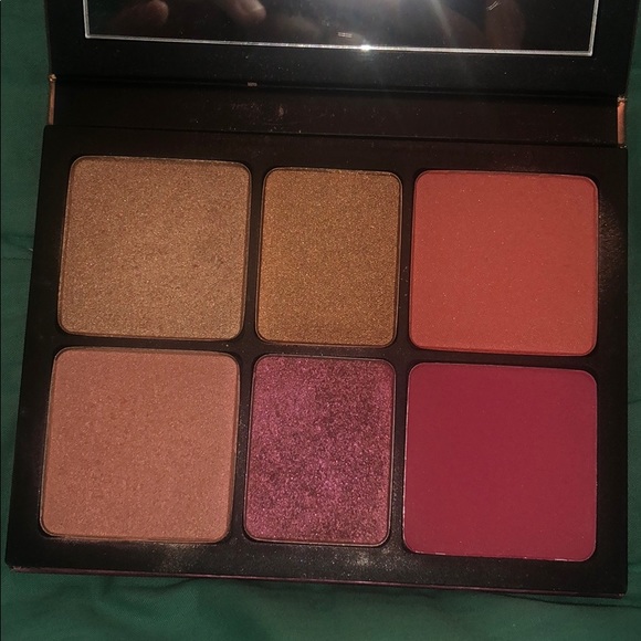 Barely used Cali Kissed smashbox highlight palette - Picture 1 of 8